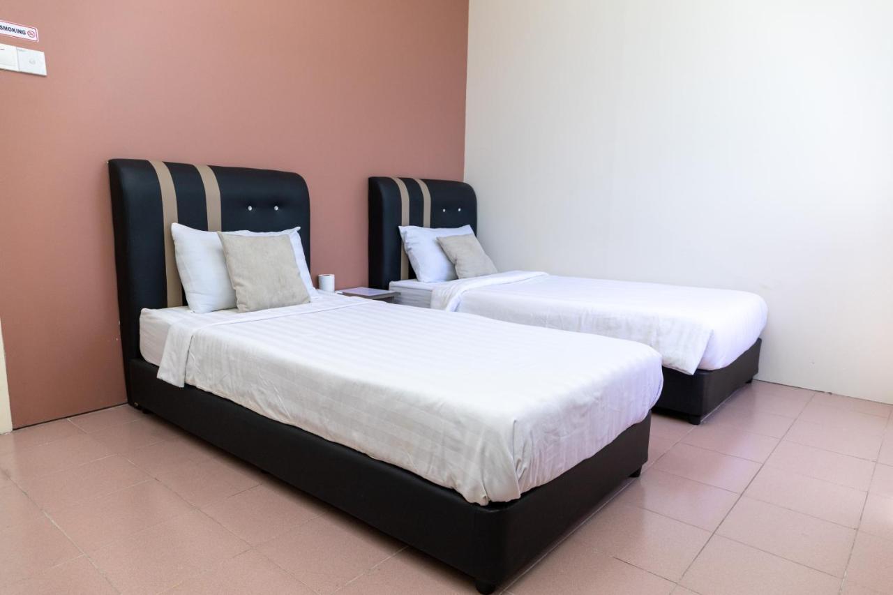 Familia Motel Kangar Exterior foto
